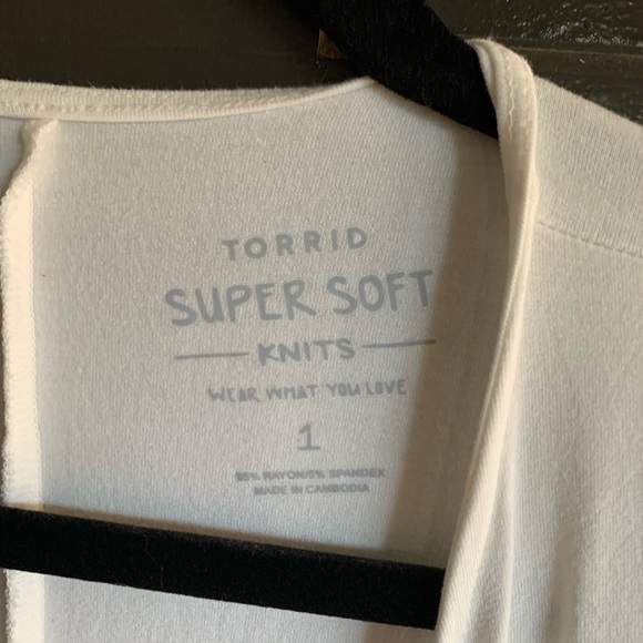 Torrid Super Soft Cardigan Pink/White NWT -size 1 - Picture 2 of 4